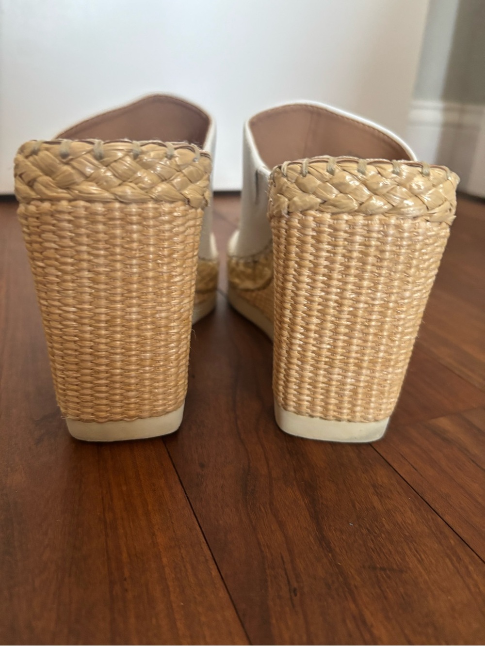 Vince Camuto- SZ 7 NWOT Brissia Espadrille Wedge Mules White Leather. - Picture 5 of 15